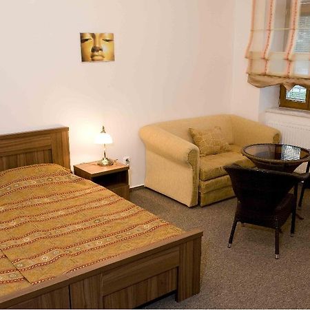 Hotel Satyam Brno Luaran gambar