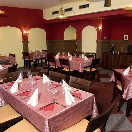 Hotel Satyam Brno Luaran gambar