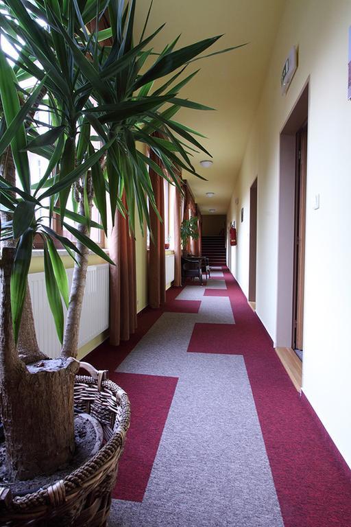 Hotel Satyam Brno Luaran gambar